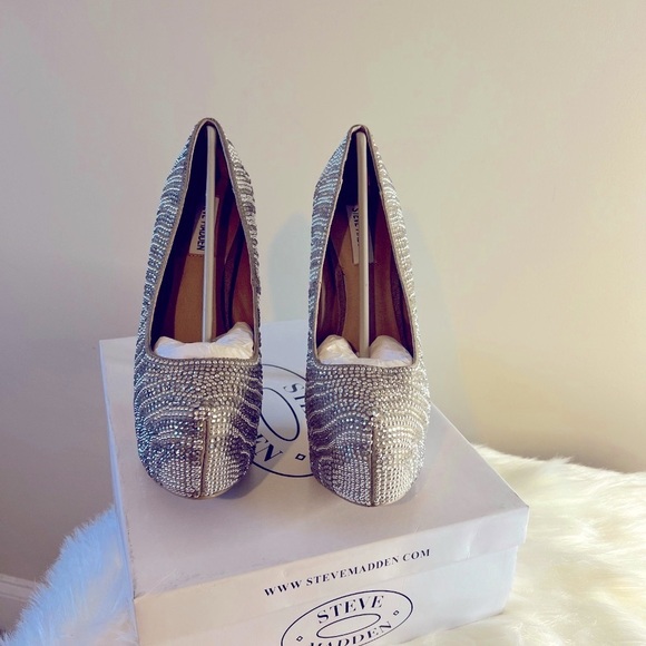 Steve Madden Dyvinal Pewter Crystal Platform Heels - Picture 2 of 7